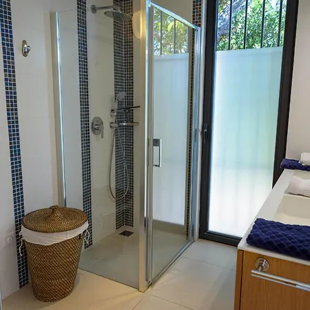 Aquamarine 5 Star Classified With Amazing Sea View فيلة لو لا فاندو